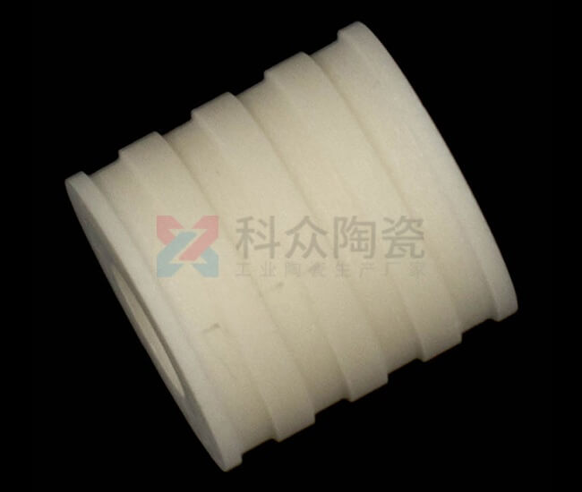 氧化鋁陶瓷件的特點(diǎn)有哪些呢？（圖）