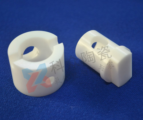 工業(yè)陶瓷在擠壓成型時(shí)應(yīng)注意什么？